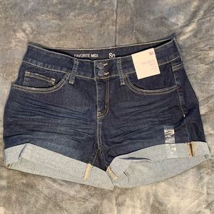 So FAVORITE MIDI shorts Brand new